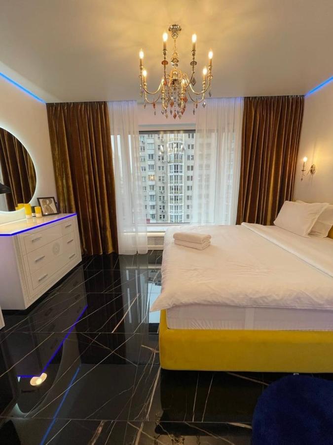 1 Room 65M2 Center Of Obolon Near River Side. Kiew Exterior foto